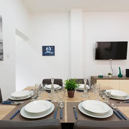 Brand New In 2 Min By The Sea Apartment *